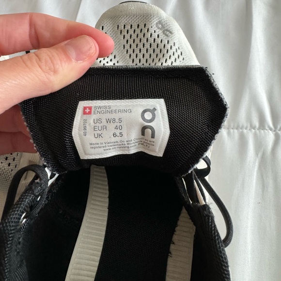 ON Cloud Running Cloud x Training Shoes - Picture 5 of 6